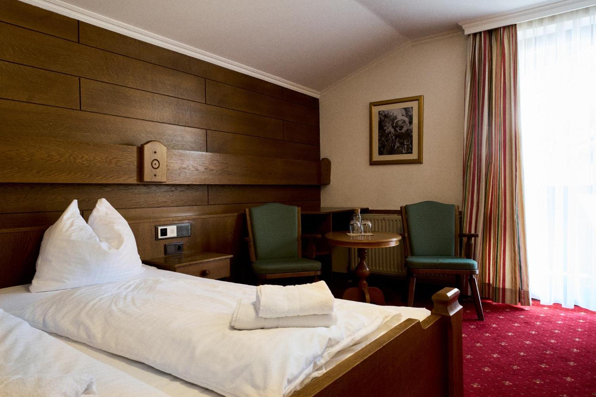 Hotel Martini Kaprun - Including Summercard Екстериор снимка